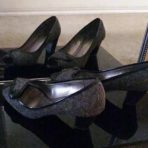 Naturalizer Tweed 7M Peep Toe Heels - Picture 7 of 8